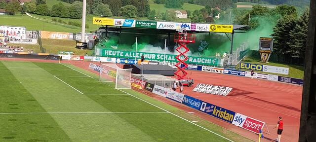 Wußten die Rapidfans bereits vor dem Ankick, wie das Match (1:2) gegen den RZ pellets WAC für sie ausgehen wird?  | Foto: P. Tiefling/KK