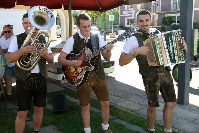 "Ramba Zamba" spielte zünftig auf. | Foto: Josef Fürbass