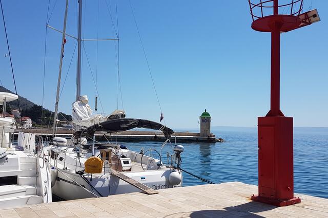 Festgemacht in BOL auf der Südseite von Brač.