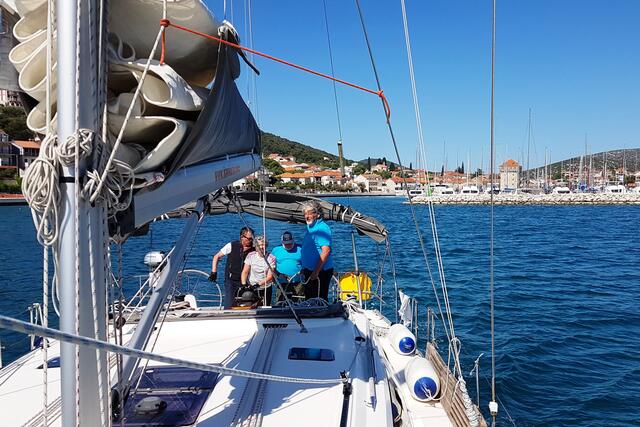 Am Freitag morgens ist nicht nur das Meer blau.