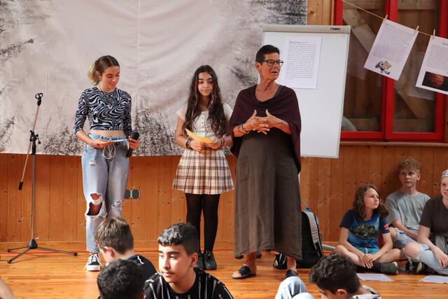 Beatrix Stenico-Tamanini (re.) betonte eingangs wie wichtig es ist, der Jugend einen Raum zu geben. | Foto: Siegele