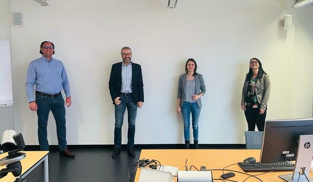 Partner-Meeting zwischen FH Kärnten und JW Villach. Am Bild v.l.n.r.: Markus Walluschnig, Siegfried Spanz, Hannah Widnig, Evelyn Prosen