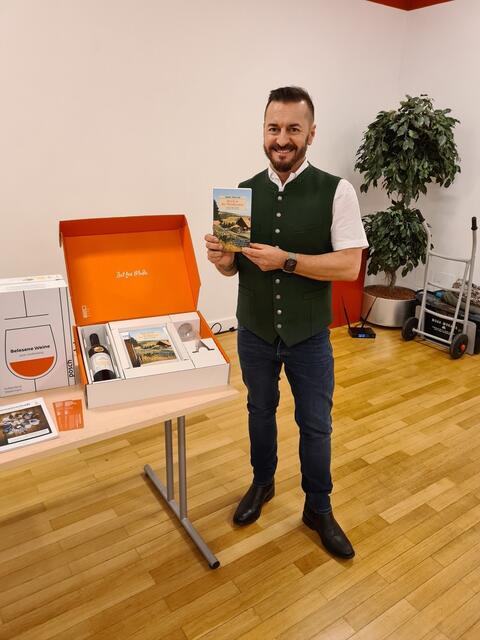 Der steirische Bestsellerautor Franz Preitler las in Mürzzuschlag aus seinem aktuellen Werk „Mord in der Waldheimat“.  | Foto: Preitler