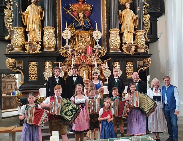 Der Verein Freiensteiner Volkskultur lud unter dem Motto "Klangvollen Mai" in die Wallfahrtskirche St. Peter-Freienstein. | Foto: KK