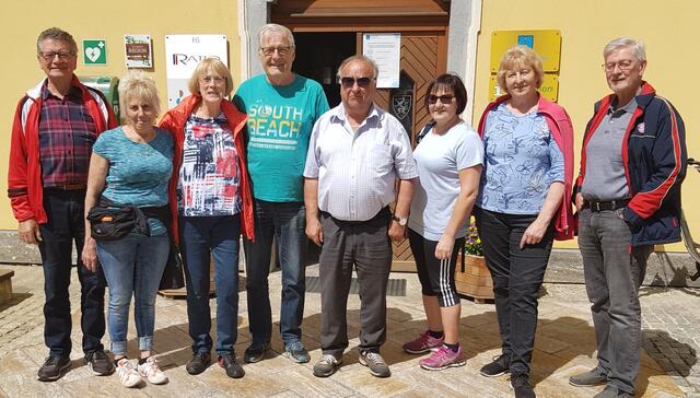 Die Wandergruppe mit Sektionsleiter Grete Scheucher und Gerhard Riffel, sowie Ernst Strohmeier von der Sektion Radfahren. 