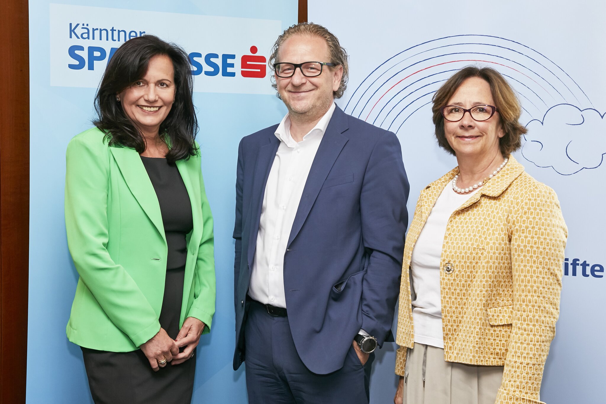 Finanzrealität der Frau:: Knappes Viertel brauchen finanzielle