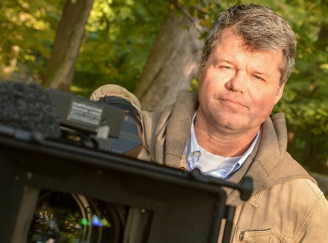 Naturfilmer Thomas Rilk setzt sich für den Baumschutz in Hernals ein. | Foto: ORF/Thomas Ramstorfer