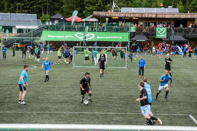 Mit vollem Einsatz für die gute Sache: Heuer werden bis zu 32 Teams beim Benefizturnier in Sistrans erwartet. | Foto: © Verein Benekickt'z