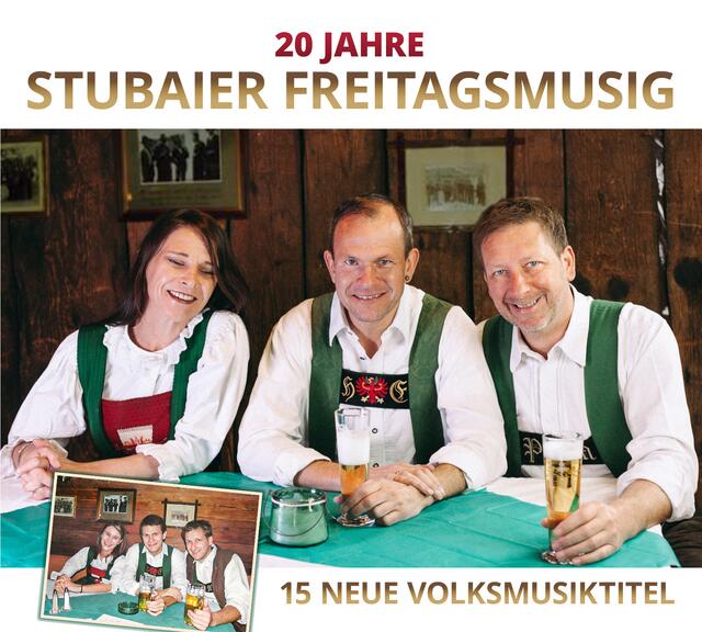 Die Stubaier Freitagsmusig rund um Peter und Sonja Margreiter sowie Hubert Eberl präsentiert im passenden Rahmen auch gleich die Jubiläums-CD "20 Jahre" | Foto: Seesick Visuals