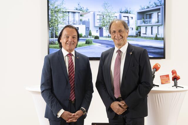 Obmann der Fachgruppe Immobilien- und Vermögenstreuhänder Philipp Reisinger (l.) mit Obmann-Stellvertreter Arno Wimmer. | Foto: © WK Tirol/ Die Fotografen 