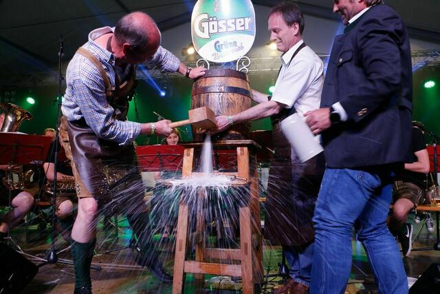 Zünftig geht es gerade in der Region Murtal zu: Noch bis zum 29. Mai findet die Murtaler Frühlingswiesn am Gelände der M-Rast in Zeltweg statt. | Foto: Mlakar