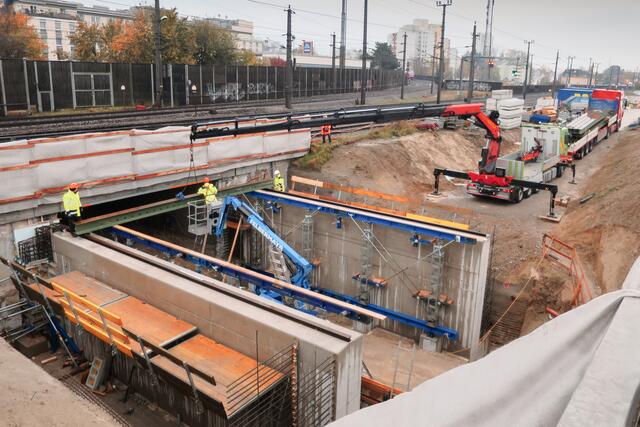 Baumaßnahmen für den Ausbau der ÖBB-Westbahnstrecke erfordern abschnittsweise Umleitung auf der Stadtteillinie 107 in Leonding. | Foto: ÖBB