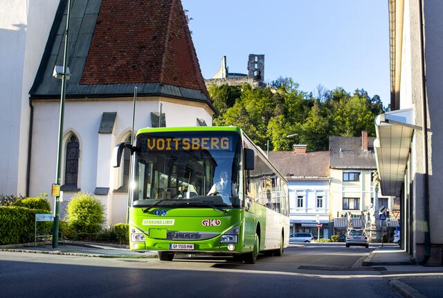 Die Schülerbeförderung wird vor allem in den ländlichen Bezirken zunehmend zum Problem. | Foto: GKB