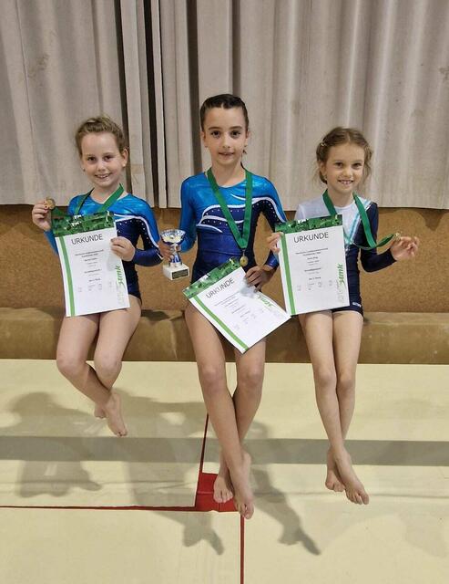 V.l.: Berina Humic (Grundlage 1 - 3. Platz), Laura-Marie Posch (Grundlage 1 - 1. Platz, steirische Meisterin) und Lena Klug (Grundlage 1 - 2. Platz, steirische Vizemeisterin) | Foto: Turnverein