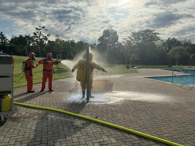 Die Feuerwehren waren mit Spezialausrüstungen im Einsatz. | Foto: Feuerwehr Mattersburg