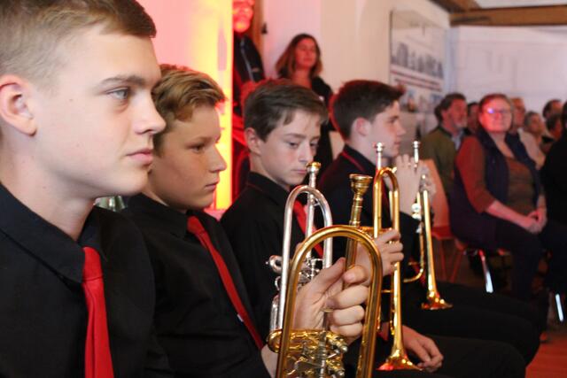 Vertreter der Musikschule Hornstein sorgten für die musikalische Untermalung der Veranstaltung.  | Foto: Isabell Maron