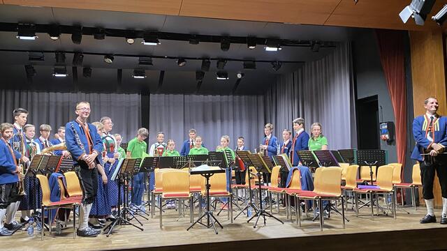 Die Jugendkapelle Vals-St.Jodok eröffnete das Frühjahrskonzert 2022. | Foto: Mair