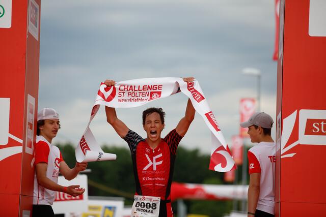 Der Gewinner im Herrenbewerb: Nicolas Mann. Der 22-jährige Deutsche absolvierte den Triathlon in einer Zeit von 3:45:17. | Foto: Bestzeit/Rauscher (11)
