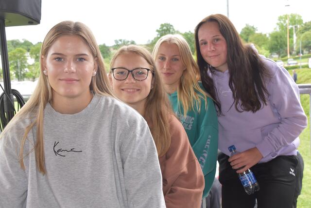 Schauten beim Training zu: Alina Hareter, Marie-Kristin Leitner, Julia Heissenberger und Julia Meixner | Foto: Michael Strini