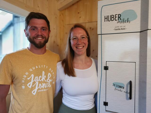Der Selbstbedienungs-Rohmilchautomat von Lukas und Petra Koini ist seit 1. Juni, dem Weltmilchtag, in Betrieb. | Foto: KK