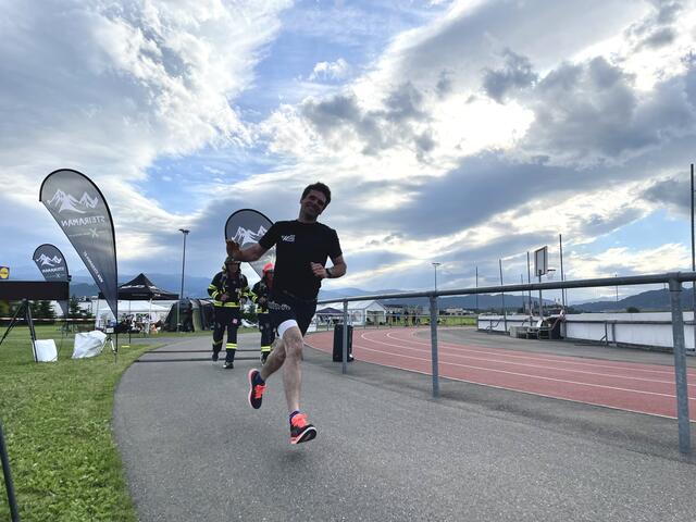 Tag und Nacht wurde auf einem Rundkurs mit einer Streckenlänge von 1.337,75 Metern gelaufen.