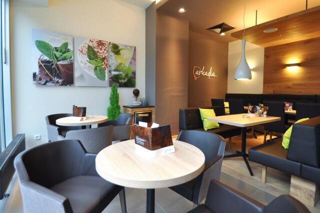 Gemütliches Kaffeehaus-Flair im Herzen Traiskirchens. | Foto: Café Arkadia