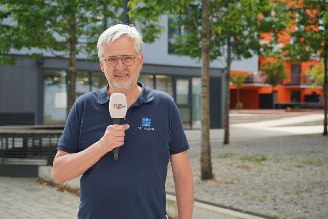 Zweiter Landtagspräsident Sebastian Huber bei der Vorstellung der Aktuellen Stunde, die für den 1. Juni 2022, geplant ist. | Foto: Land Salzburg/Huber-Lachner