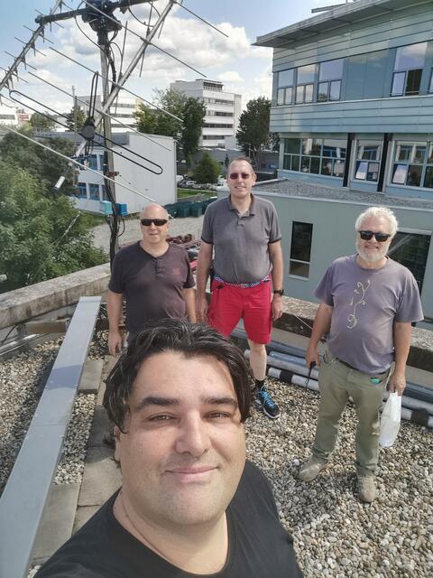 Die Deutschlandsberger Funkamateure bei der Antennenmontage. | Foto: Robert Kiendl