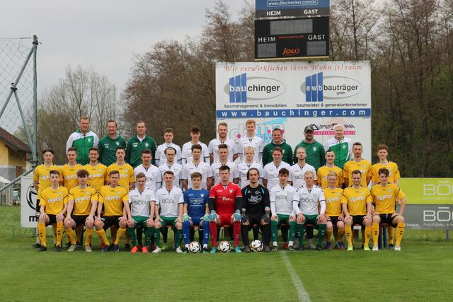 Mit dem SV Hohenzell steigt das jüngste Team der Liga auf.  | Foto: SV Hohenzell