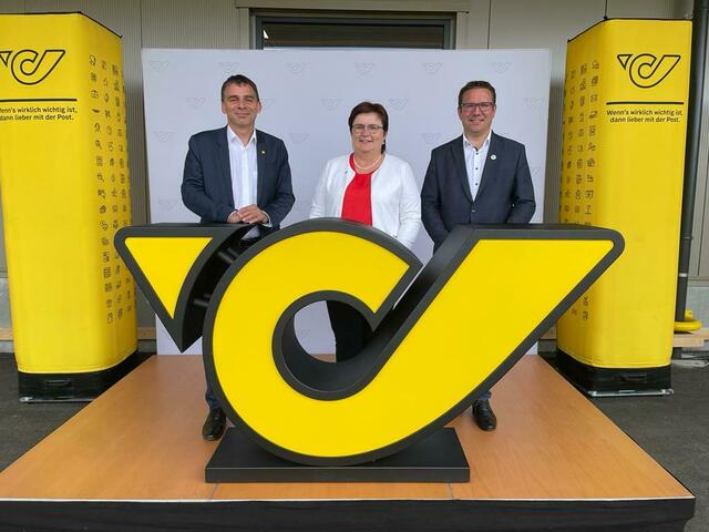 Peter Umundum, Vorstandsdirektor Paket &amp; Logistik, Österreichische Post AG, Michaela Hinterholzer, Abgeordnete zum Niederösterreichischen Landtag und Christian Haberhauer, Bürgermeister der Stadt Amstetten