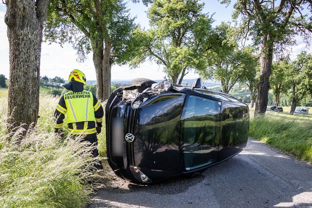 Die Lenkerin wurde zwar nicht verletzt, muss aber mit rechtlichen Folgen rechnen. Denn ein Alkotest ergab über zwei Promille. | Foto: Fotokerschi