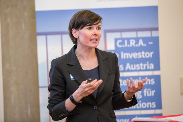 Virtuelle HV als Post-Covid-Phänomen, Integrated Reporting, Gender Finance und Finanzmedien im digitalen Zeitalter sind die Themen des Tages an der FH St. Pölten.

Monika Kovarova-Simecek beim Symposium im Jahr 2019. | Foto: Krisztian Juhasz