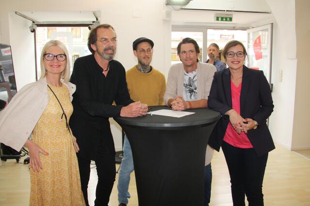 Gabriele Kolar, Helmuth Ploschnitznigg, Winfried Steiner, Markus Würger und die designierte Bürgermeisterin Elke Florian. | Foto: Oblak