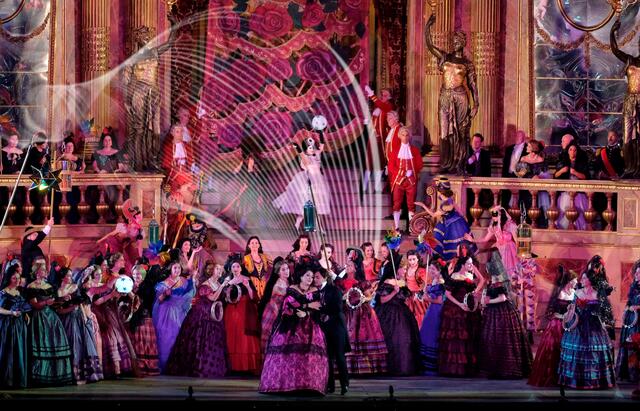 Foto: Fondation Arena di Verona_La Traviata_Ennevi_hero | Foto: Foto: Fondazione Arena di Verona_Ennevi Foto