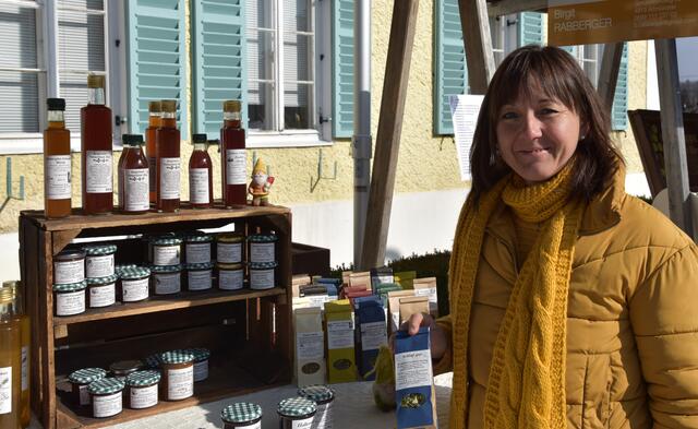Birgit Rabberger, „Birgits Naturschätze“, am Bauernmarkt in Altmünster
