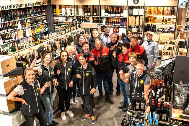 Freude ohne Maske in der Markthalle... | Foto: Sinnesberger