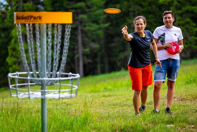 Disc-Golf wird am Kreischberg auf 1.800 Metern Seehöhe gespielt. | Foto: KB/Mediadome