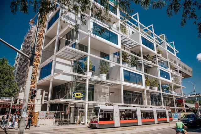 Der Ikea am Wiener Westbahnhof eröffnete im August 2021. Nun wird rundherum der Verkehr beruhigt. | Foto: Ikea