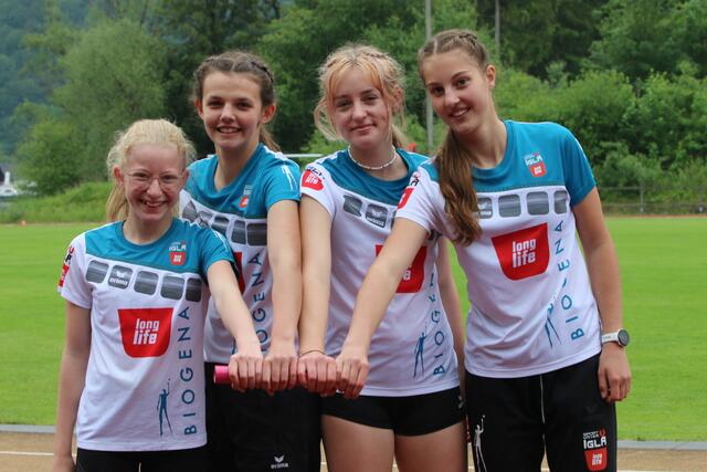 Ida Hörmanseder, Marie Angerer, Jana Reisinger und Pia Furthmoser holten über 4x100 Meter Staffel die Silbermedaille. | Foto: Igla