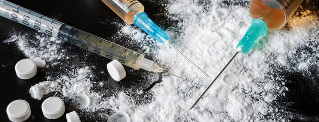 Über ein Kilo Heroin soll verkauft worden sein. | Foto: Adobe stock/shintartanya