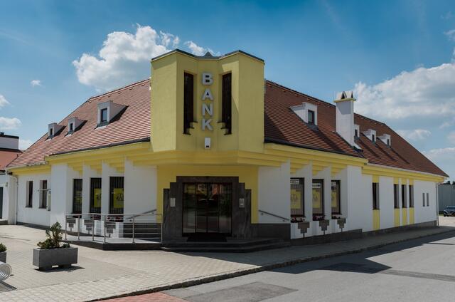 Das Gebäude des Regionalinstitutes in Parndorf.  | Foto: Foto: Raiffeisenbank Region Parndorf