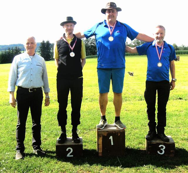 v.l.n.r Bgm. Patriz Rechberger, Kohtz Harald (BSC Sagitta, Hannes Seidl (BSC Vorau), Manfred Kolb (BSC Vorau)