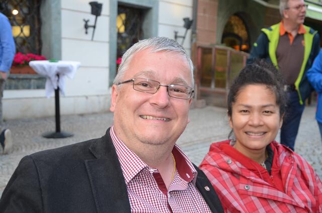 Stadtrat Hubert Rudiferia mit Gattin Yasmin