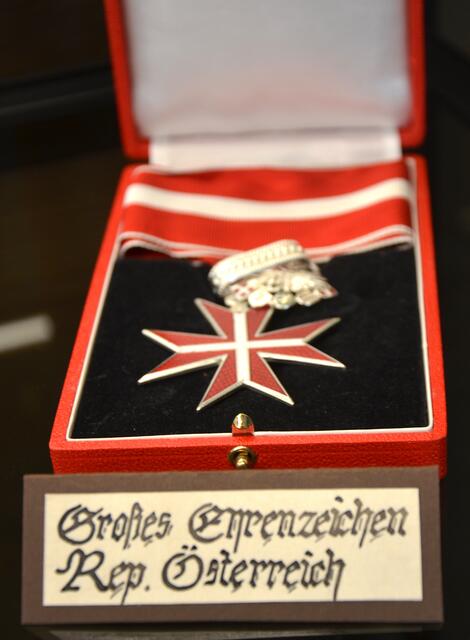 Toni's Großes Ehrenzeichen Rep. Österreich