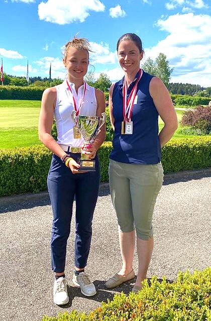 Johanna Janisch und Johanna Filzmoser. | Foto: Golf Regau