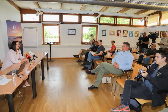 Für Eisenkopf war klar: „Diese verstärkte Zusammenarbeit mit Huawei ist ein wichtiger Beitrag, um den Nationalpark zukünftig auf noch erfolgreichere Beine zu stellen und auch naturschutzfachlich abzusichern.“ | Foto: Maximilian Rosenberger