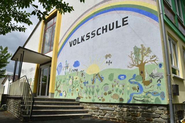Ob die Volksschule in Moschendorf bestehen bleibt, ist derzeit noch nicht abzusehen.