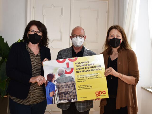 Punkt 6:45 trat Landesrätin (links) ihren Dienst als besondere Praktikantin im Wohnheim Tirol heute an. | Foto: Gewerkschaft GPA Tirol