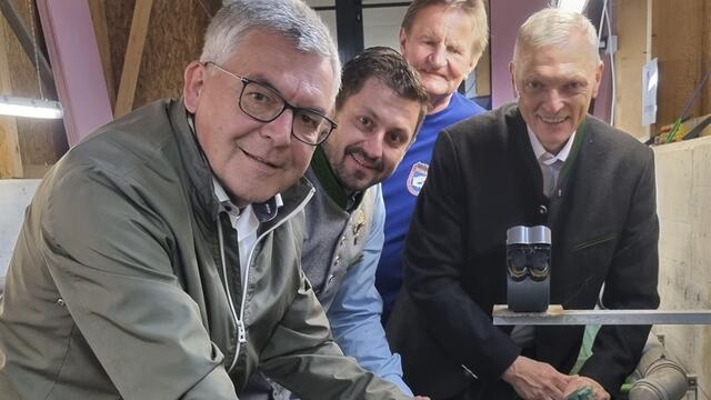 Von links: Landesrat Josef Schwaiger, Werner Schörghofer, Vorstandsmitglied Josef Huber und der Landtagsabgeordnete Josef Schöchl. | Foto: Schöchl