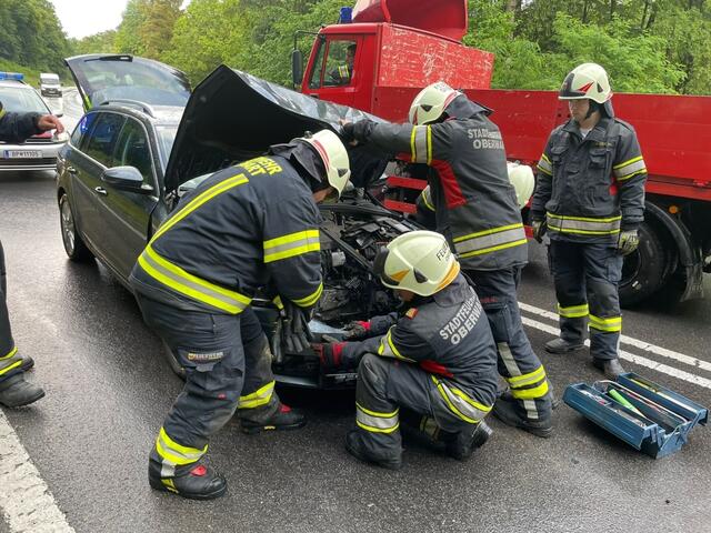 Die Stadtfeuerwehr Oberwart war nach einem Verkehrsunfall im Einsatz. | Foto: Stadtfeuerwehr Oberwart